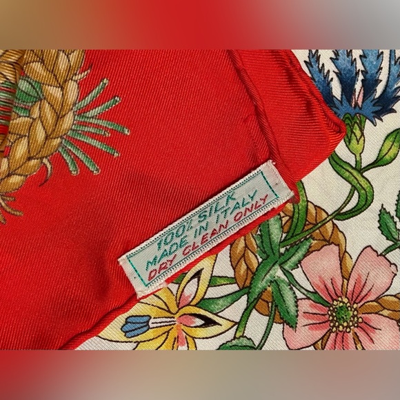 VINTAGE GUCCI 1970s Silk Scarf /Vittorio Accornero Floral Butterfly Fruit Print - Picture 12 of 12